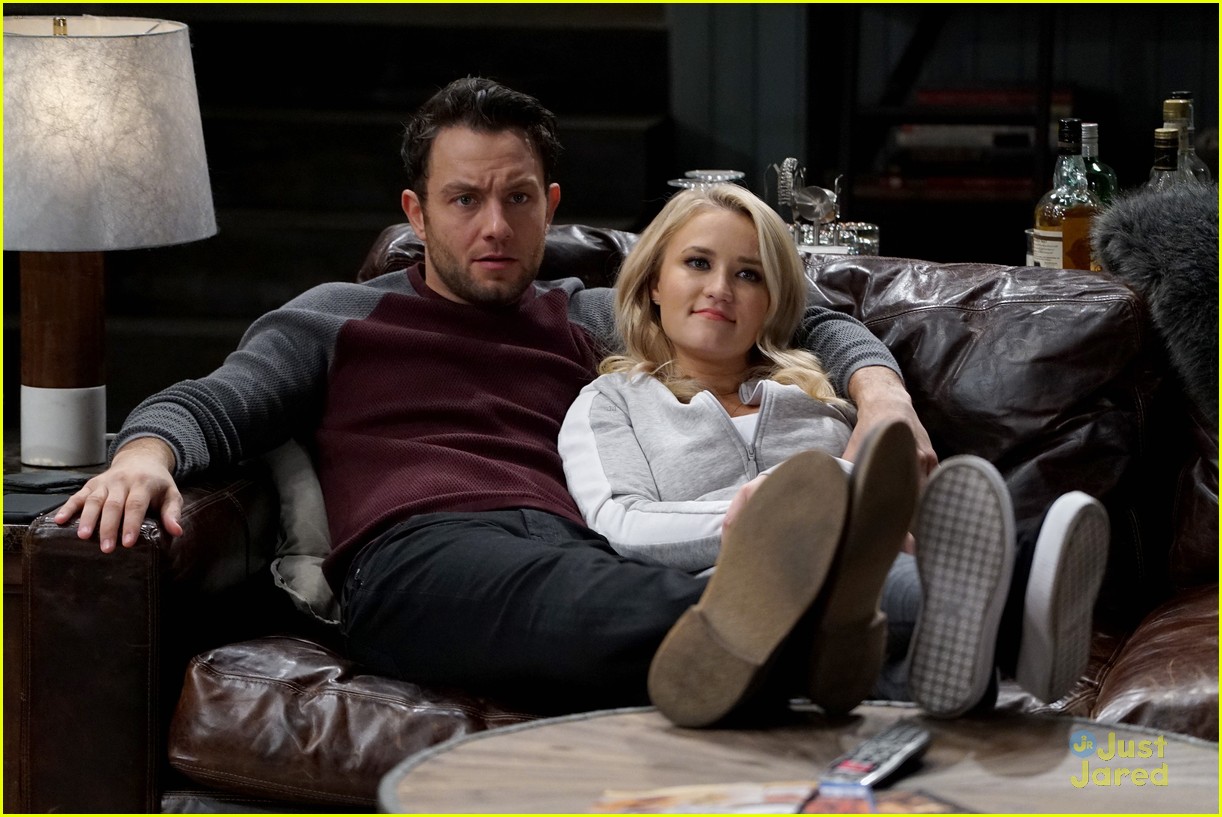 young hungry communication handsy episodes stills 06