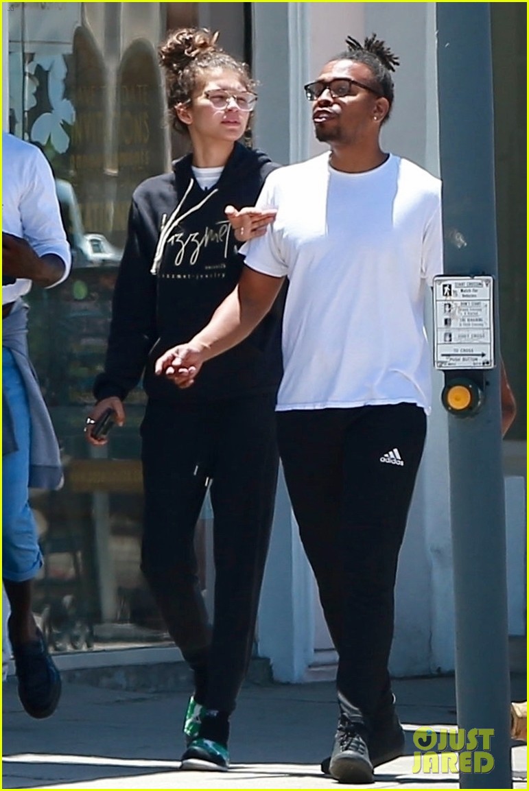 zendaya is all smiles while shopping with her assistant darnell appling 10