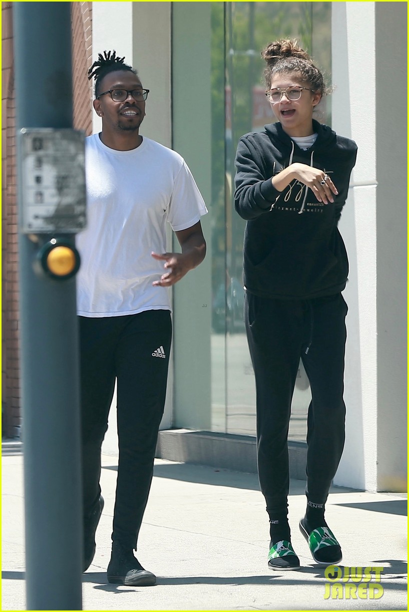 zendaya is all smiles while shopping with her assistant darnell appling 24