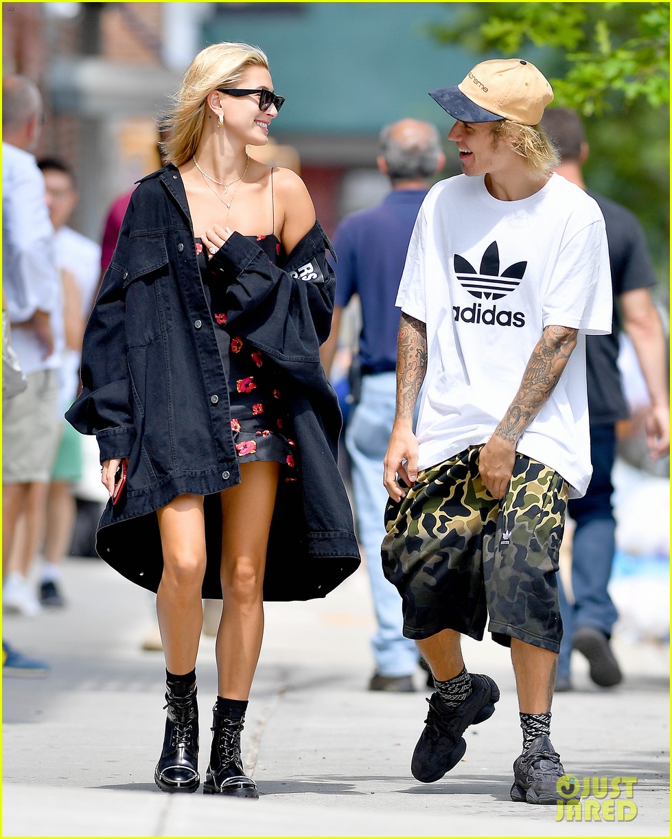 justin bieber and hailey baldwin cant stop smiling during nyc stroll 01