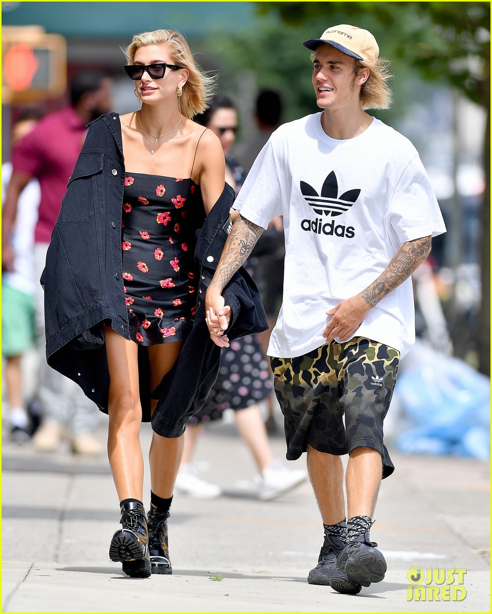 justin bieber and hailey baldwin cant stop smiling during nyc stroll 10