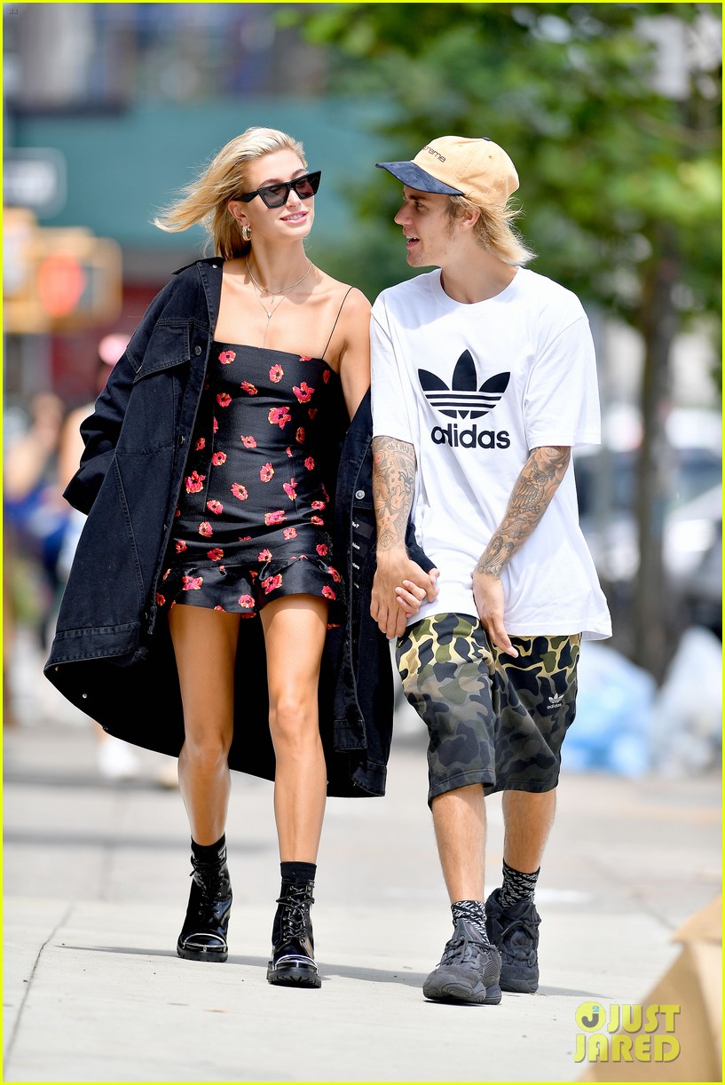 justin bieber and hailey baldwin cant stop smiling during nyc stroll 11