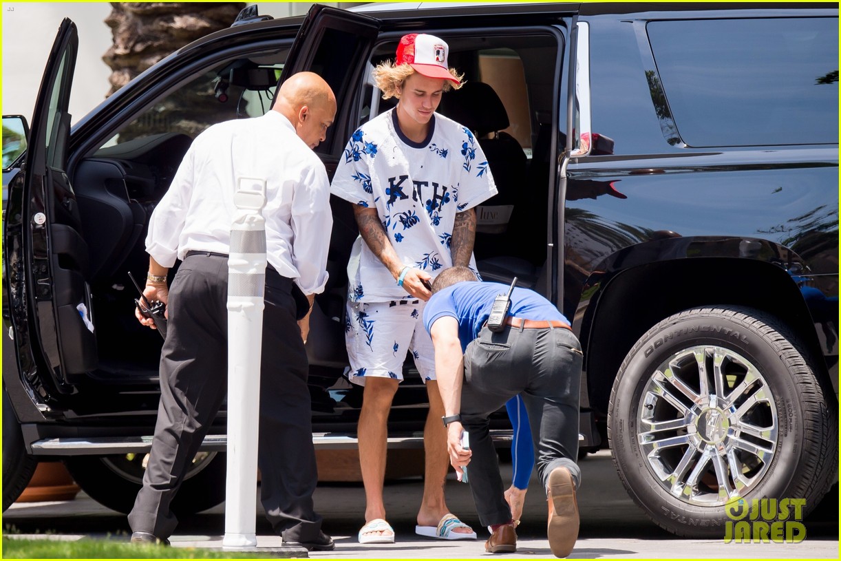 justin bieber shows off tattooed torso on vacation with hailey baldwin 59