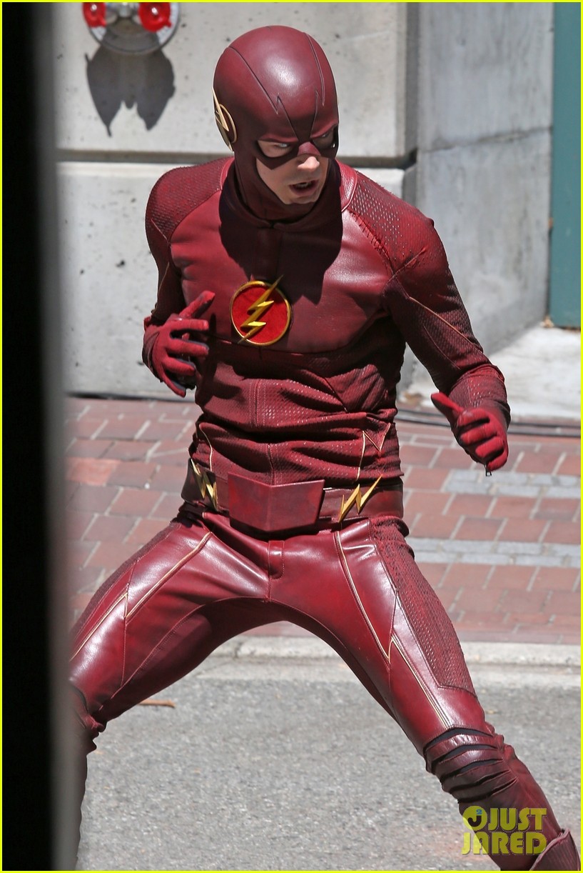 grant gustin suits up on the flash set in vancouver 05