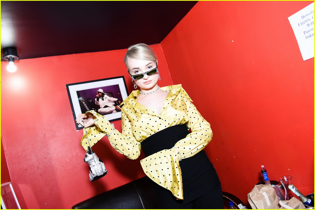 gigi hadid hosts star studded party with v magazine in nyc2 13