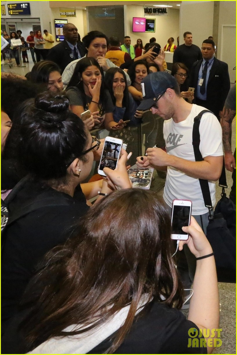 niall horan touches down in brazil for his flicker world tour 02