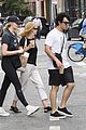 joe jonas sophie turner spend the day with their moms in nyc 21