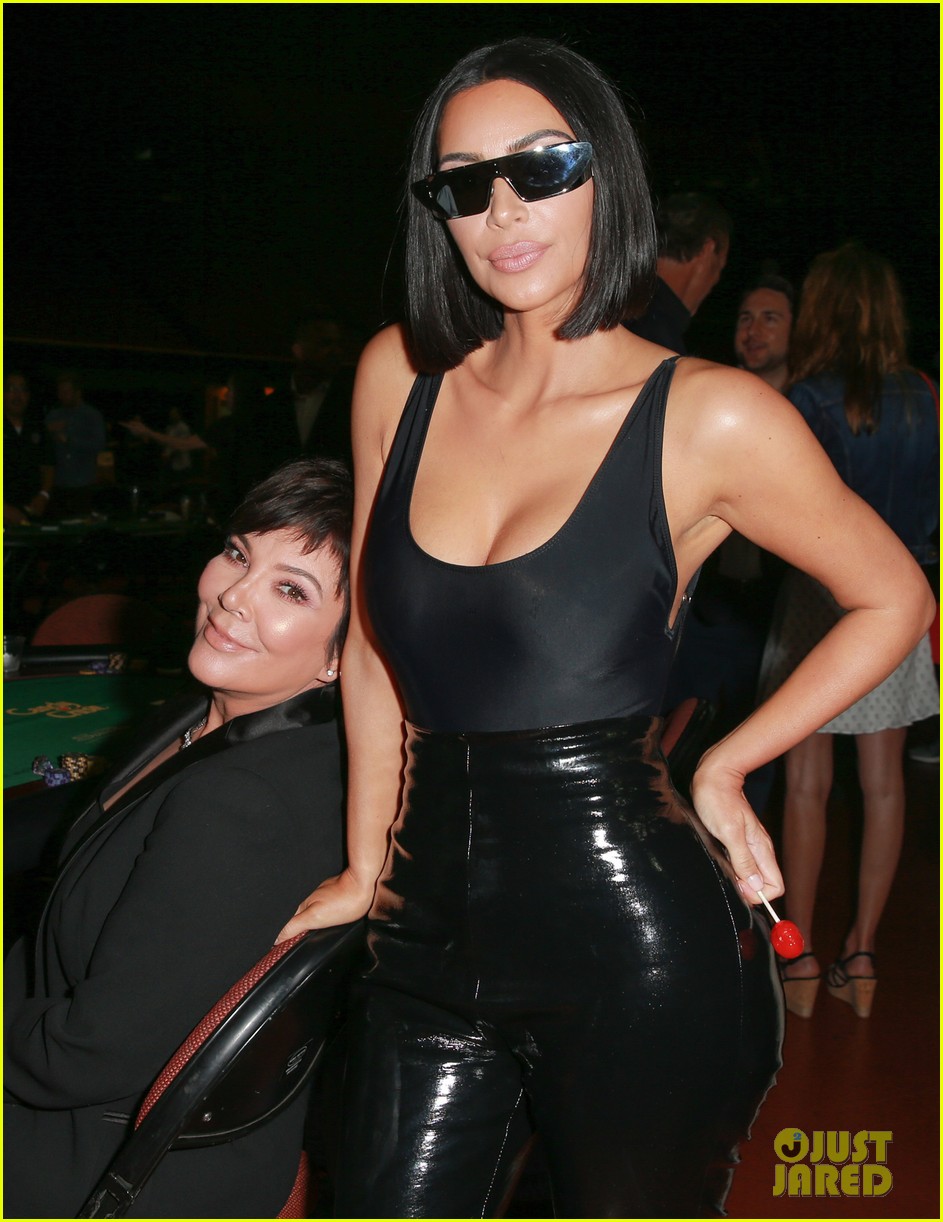 kim kardashian khloe kardashian kendall jenner poker tournament 09