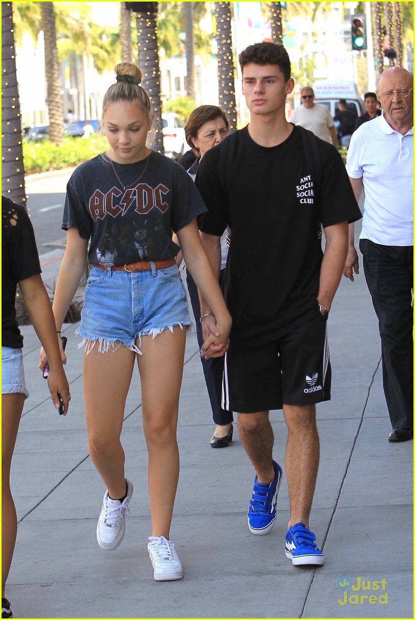 maddie ziegler jack kelly rodeo drive shopping pics 11
