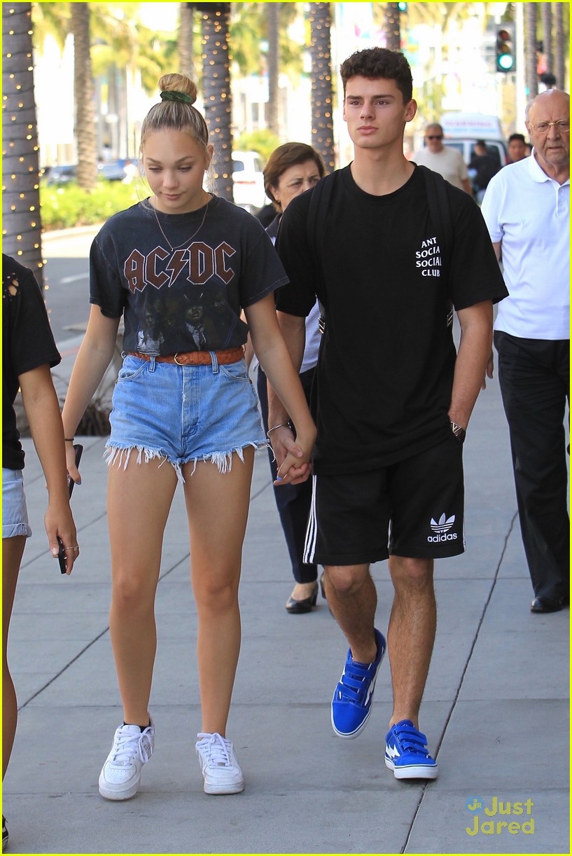 maddie ziegler jack kelly rodeo drive shopping pics 12
