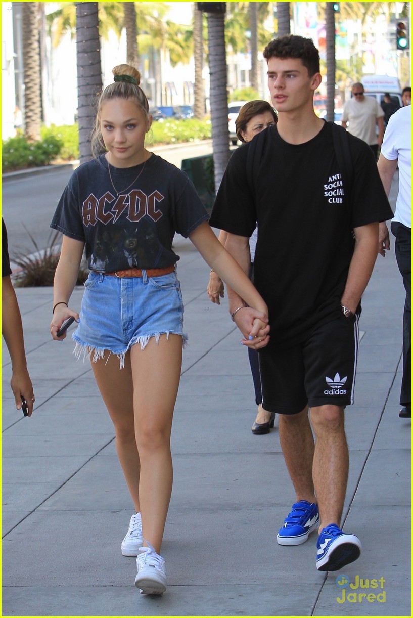 maddie ziegler jack kelly rodeo drive shopping pics 13