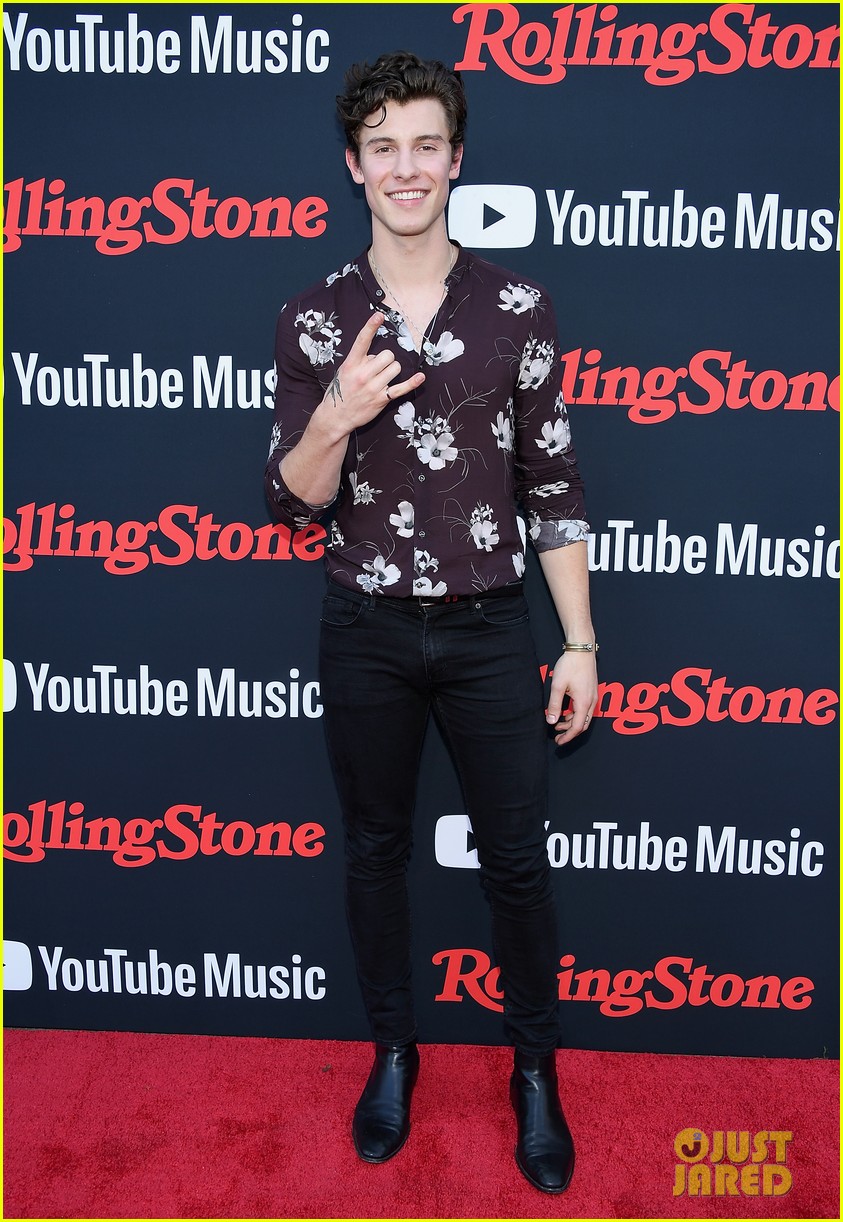 shawn mendes looks so handsome at rolling stone relaunch party 03