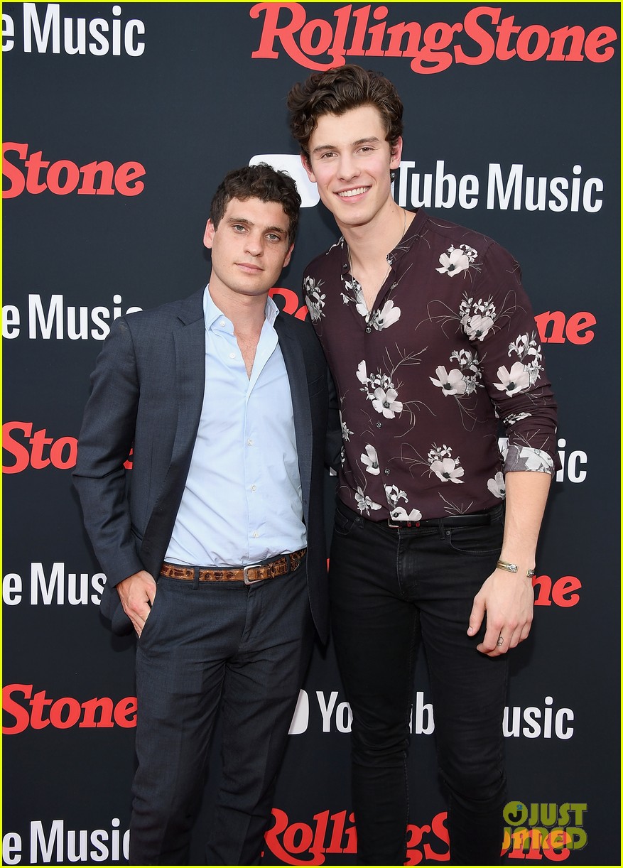 shawn mendes looks so handsome at rolling stone relaunch party 04
