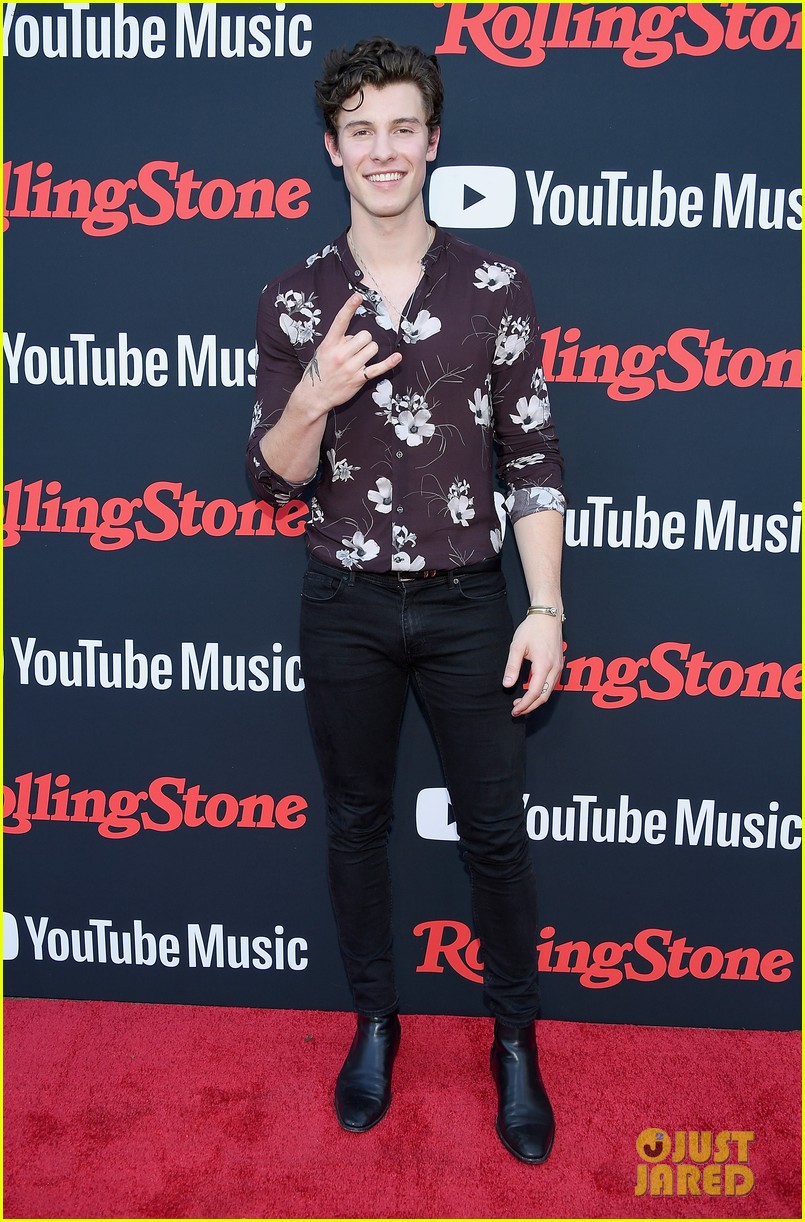 shawn mendes looks so handsome at rolling stone relaunch party 08