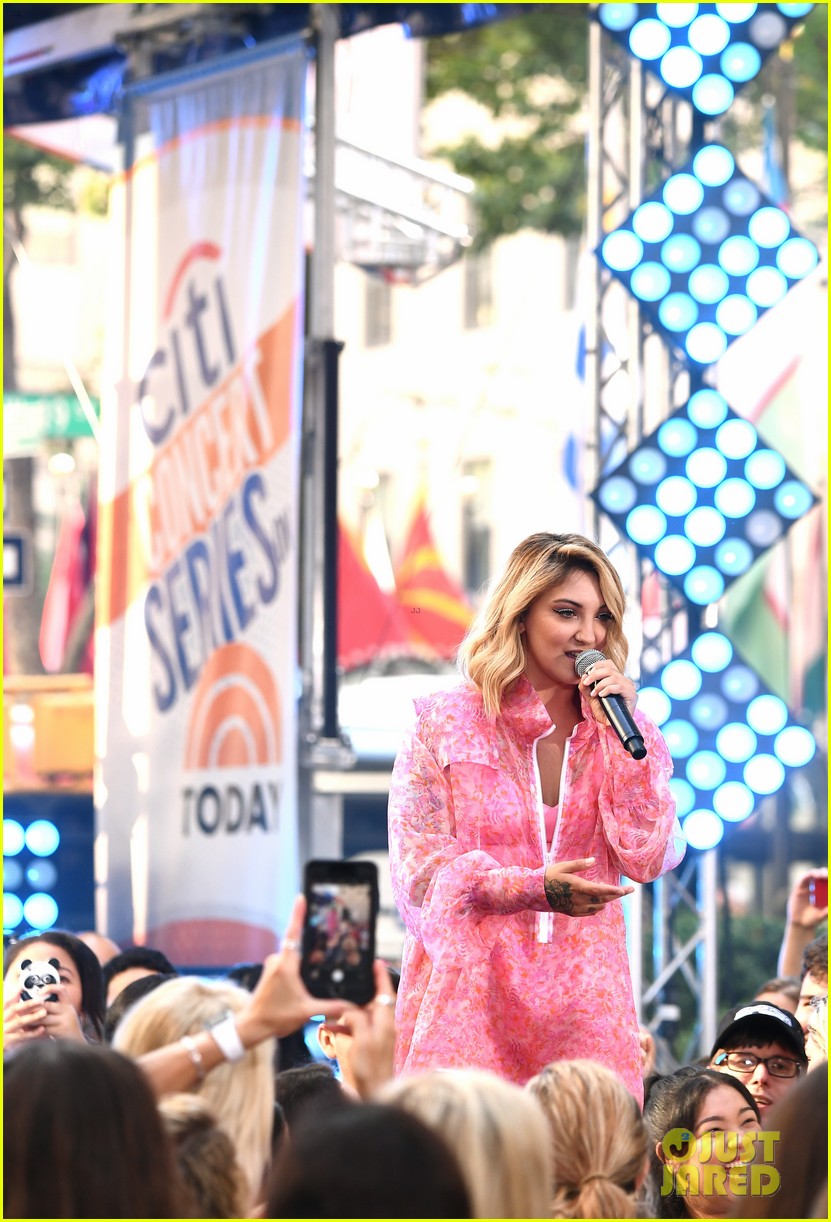 julia michaels performs issues on today show in nyc 05