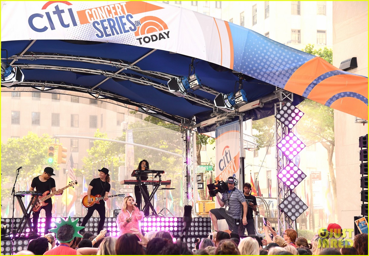 julia michaels performs issues on today show in nyc 10