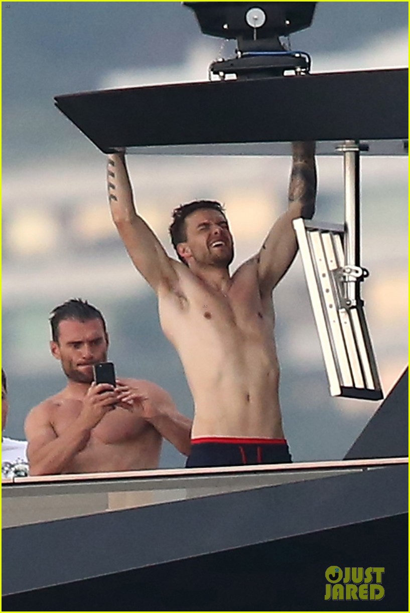 liam payne dances works out while shirtless on a yacht 06