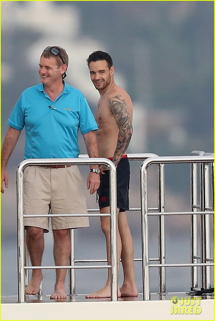 liam payne dances works out while shirtless on a yacht 11