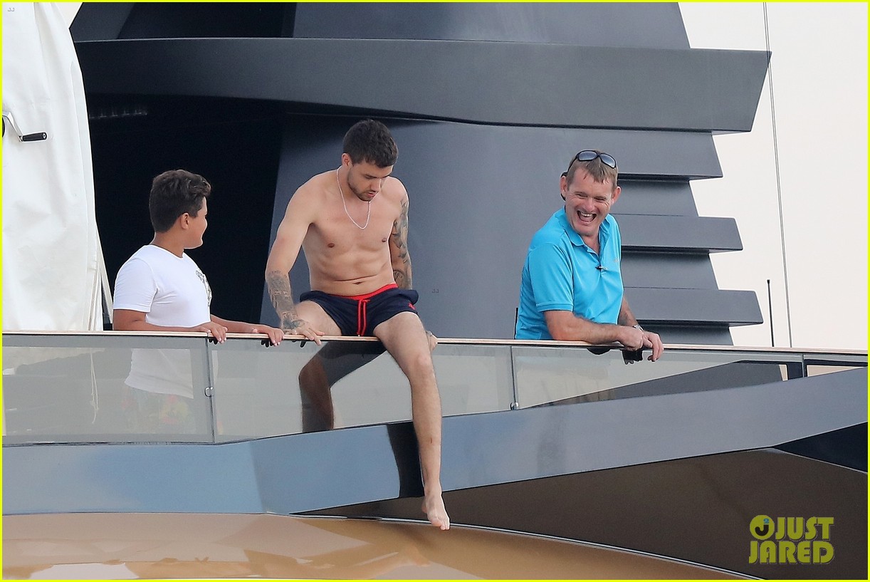liam payne dances works out while shirtless on a yacht 20