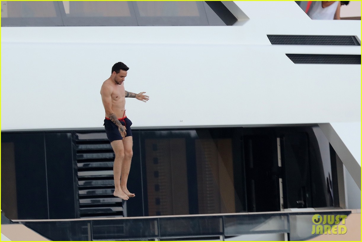 liam payne dances works out while shirtless on a yacht 23
