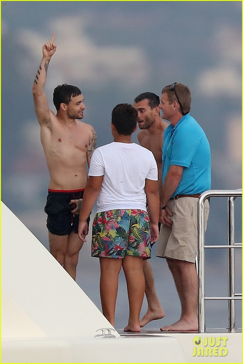 liam payne dances works out while shirtless on a yacht 25