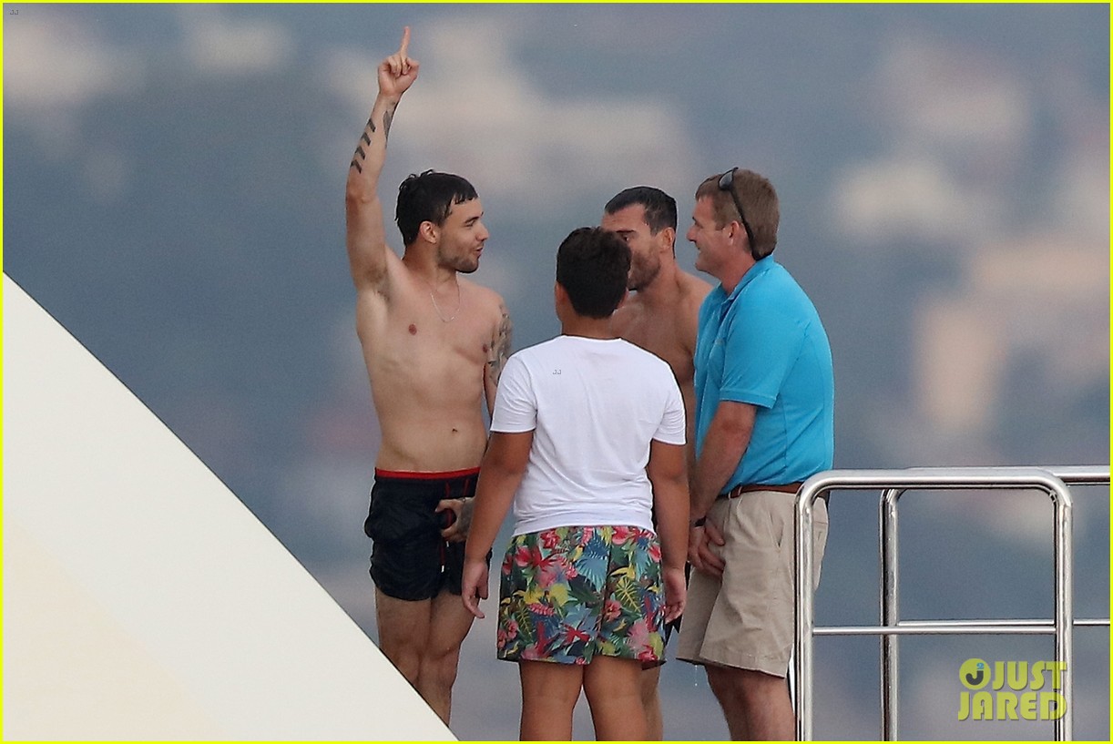 liam payne dances works out while shirtless on a yacht 26