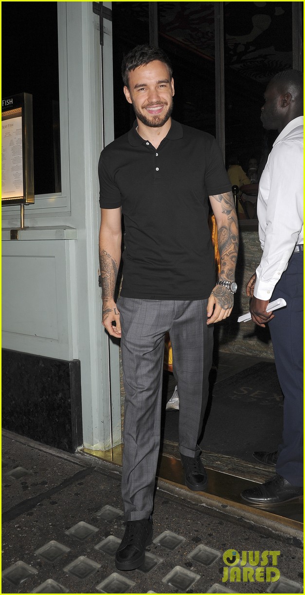 liam payne is all smiles during night out with friends in london 16