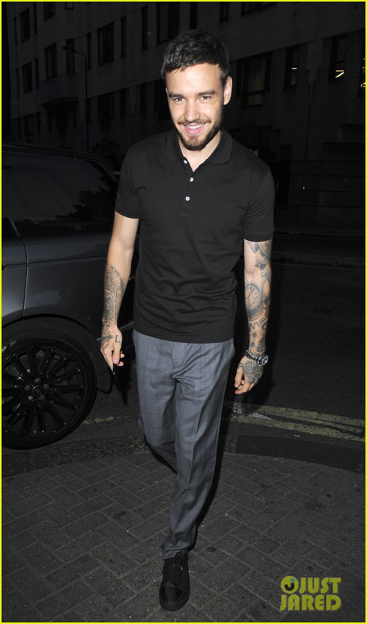 liam payne is all smiles during night out with friends in london 32