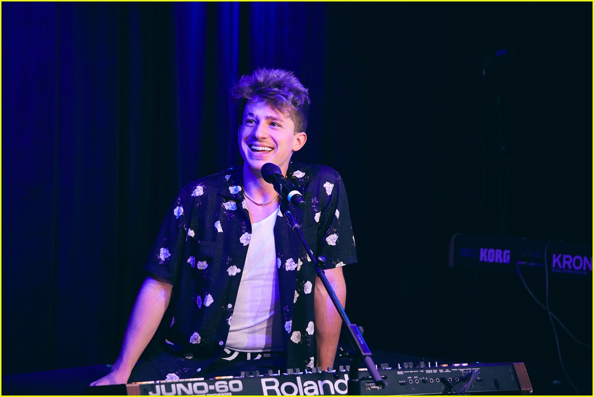 charlie puth returns to his college for spotify voicenotes event 01
