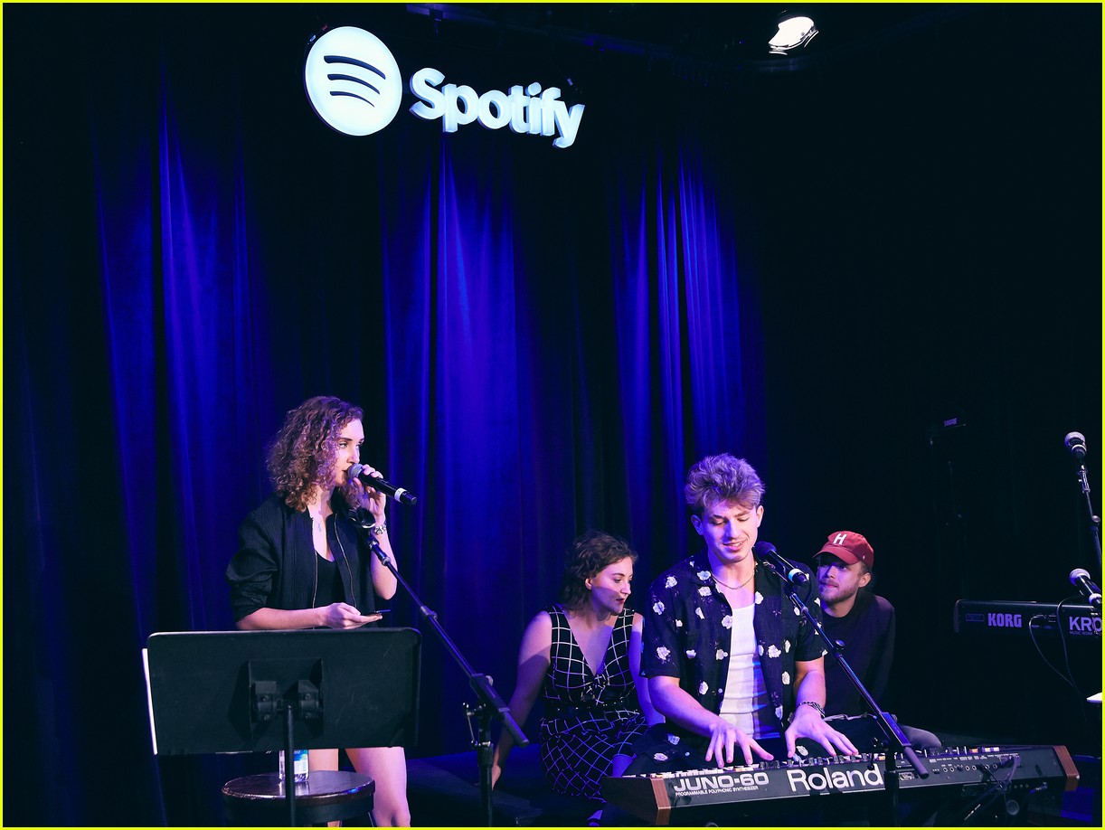 charlie puth returns to his college for spotify voicenotes event 10