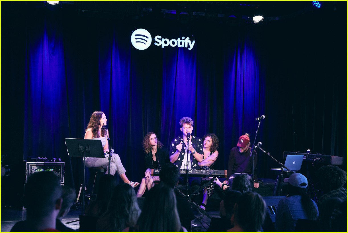 charlie puth returns to his college for spotify voicenotes event 11