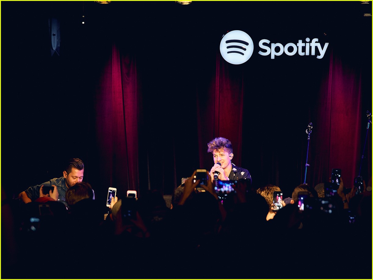 charlie puth returns to his college for spotify voicenotes event 13