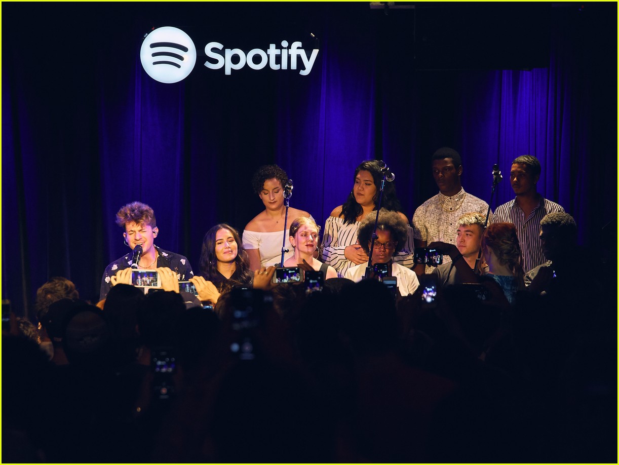 charlie puth returns to his college for spotify voicenotes event 18