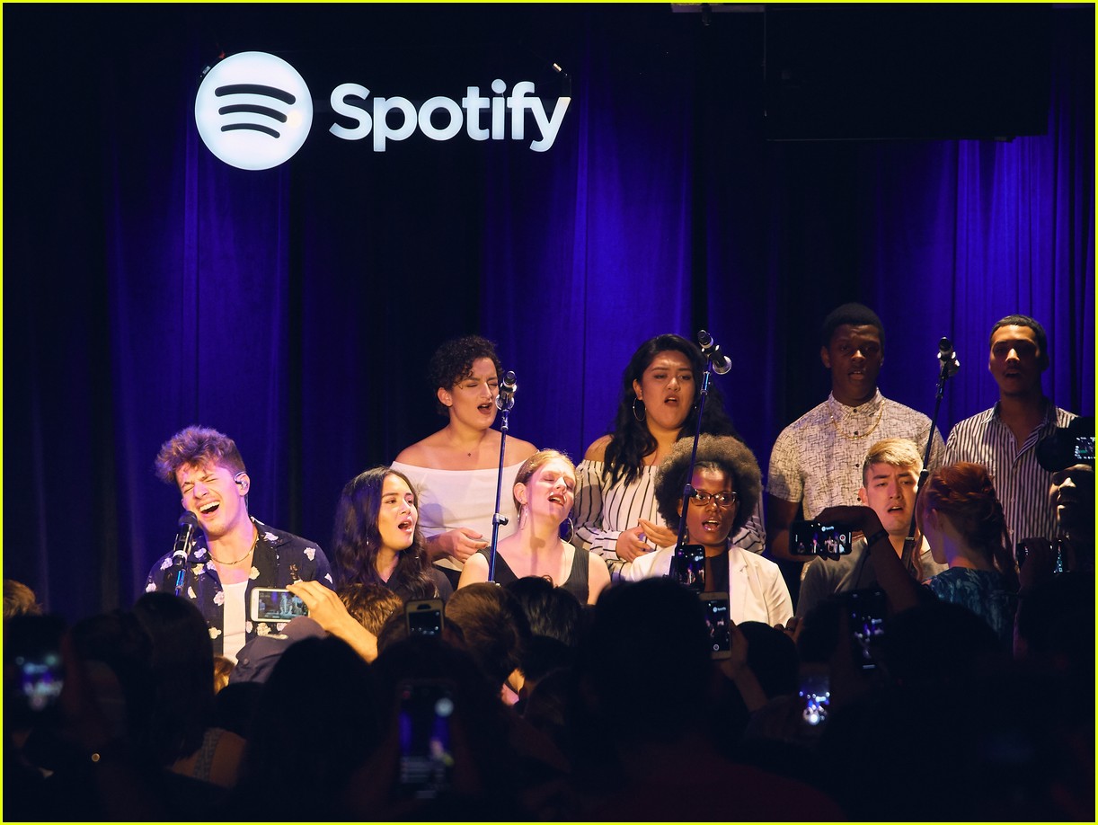 charlie puth returns to his college for spotify voicenotes event 21