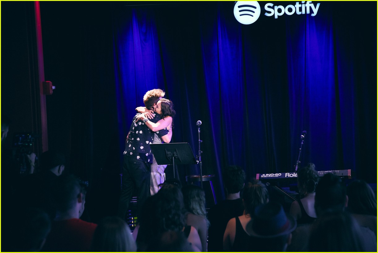 charlie puth returns to his college for spotify voicenotes event 26
