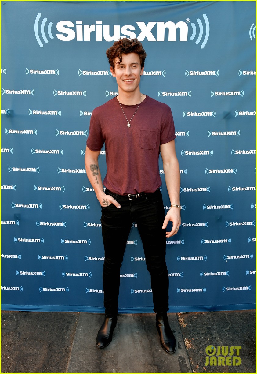 shawn mendes performs exclusive concert with sirius xm 03