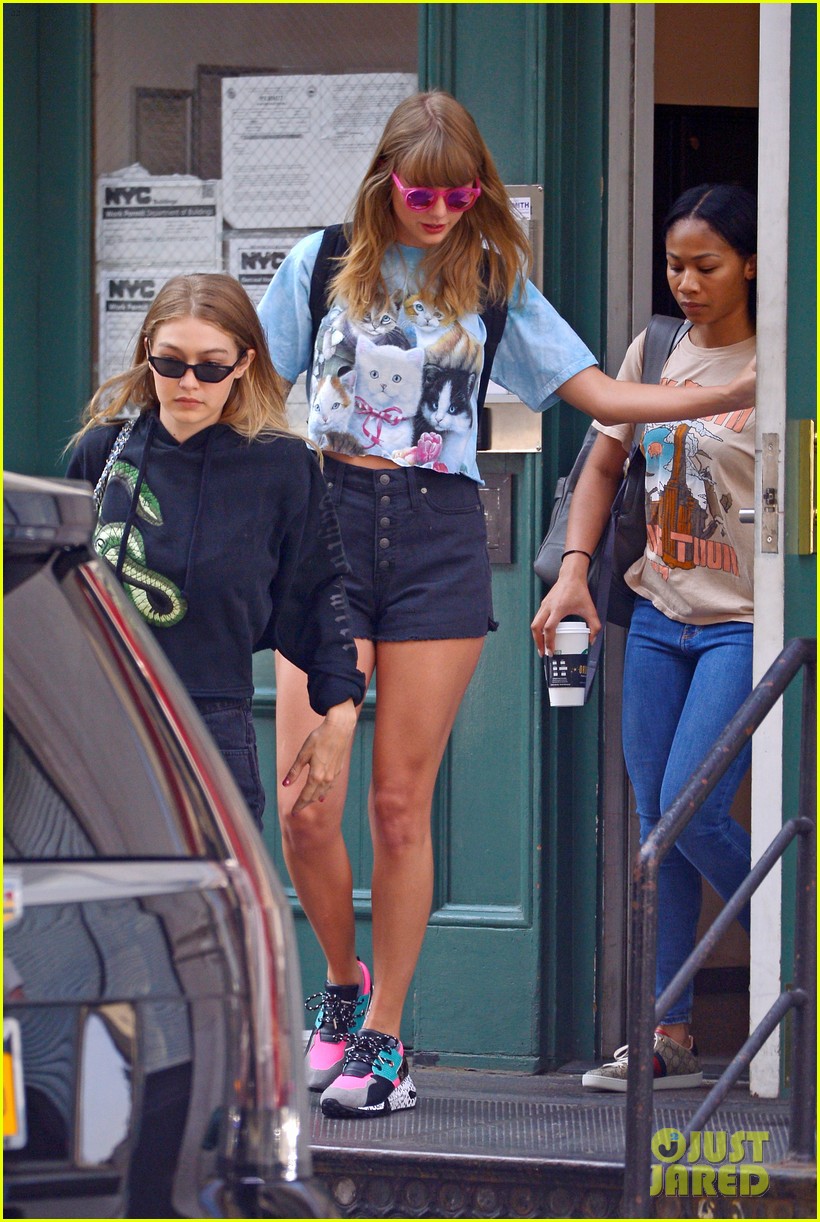 taylor swift and gigi hadid wear animal prints while out in nyc 01
