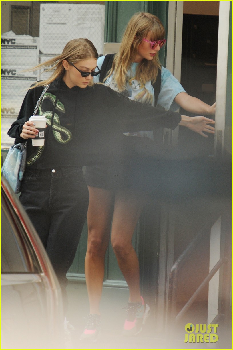 taylor swift and gigi hadid wear animal prints while out in nyc 07
