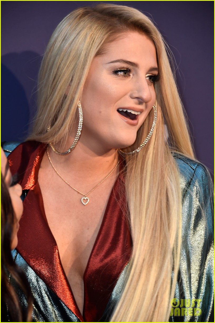 meghan trainor goes glam for fox summer all star party 05