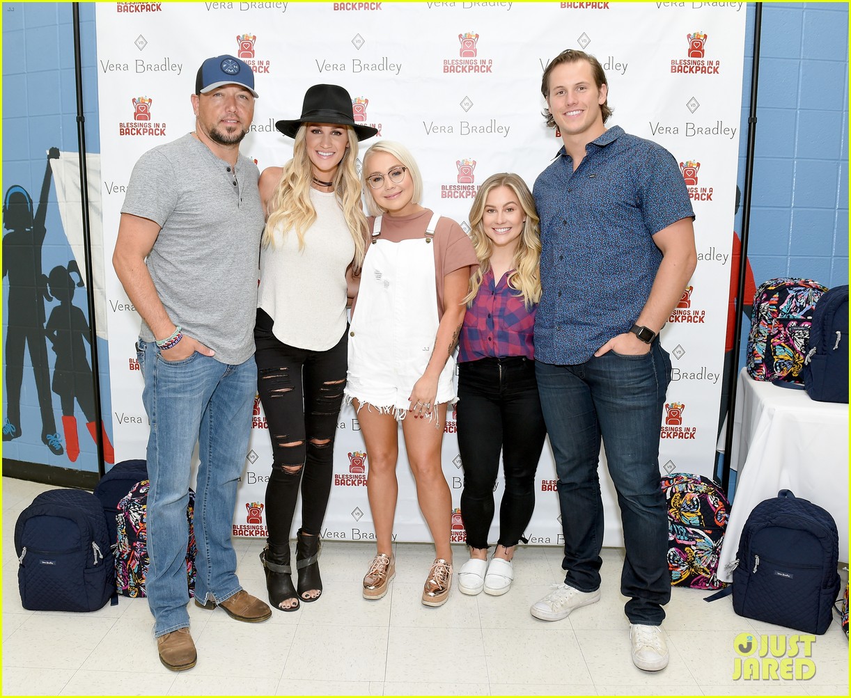 jason aldean and brittany host vera bradley x blessings in a backpack event 02