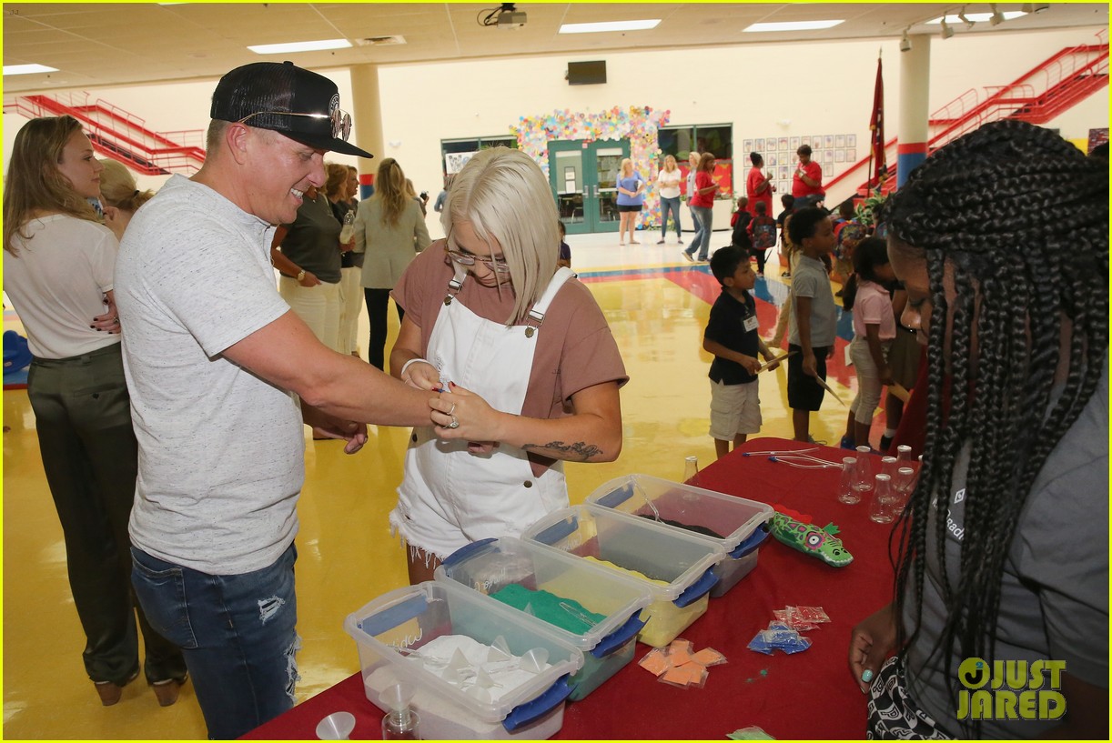 jason aldean and brittany host vera bradley x blessings in a backpack event 14