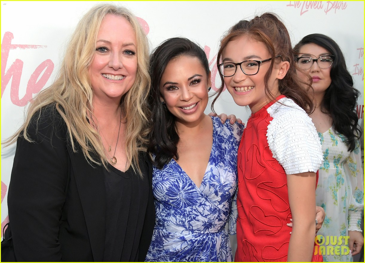 netflixs to all the boys ive loved before cast attends premiere 43