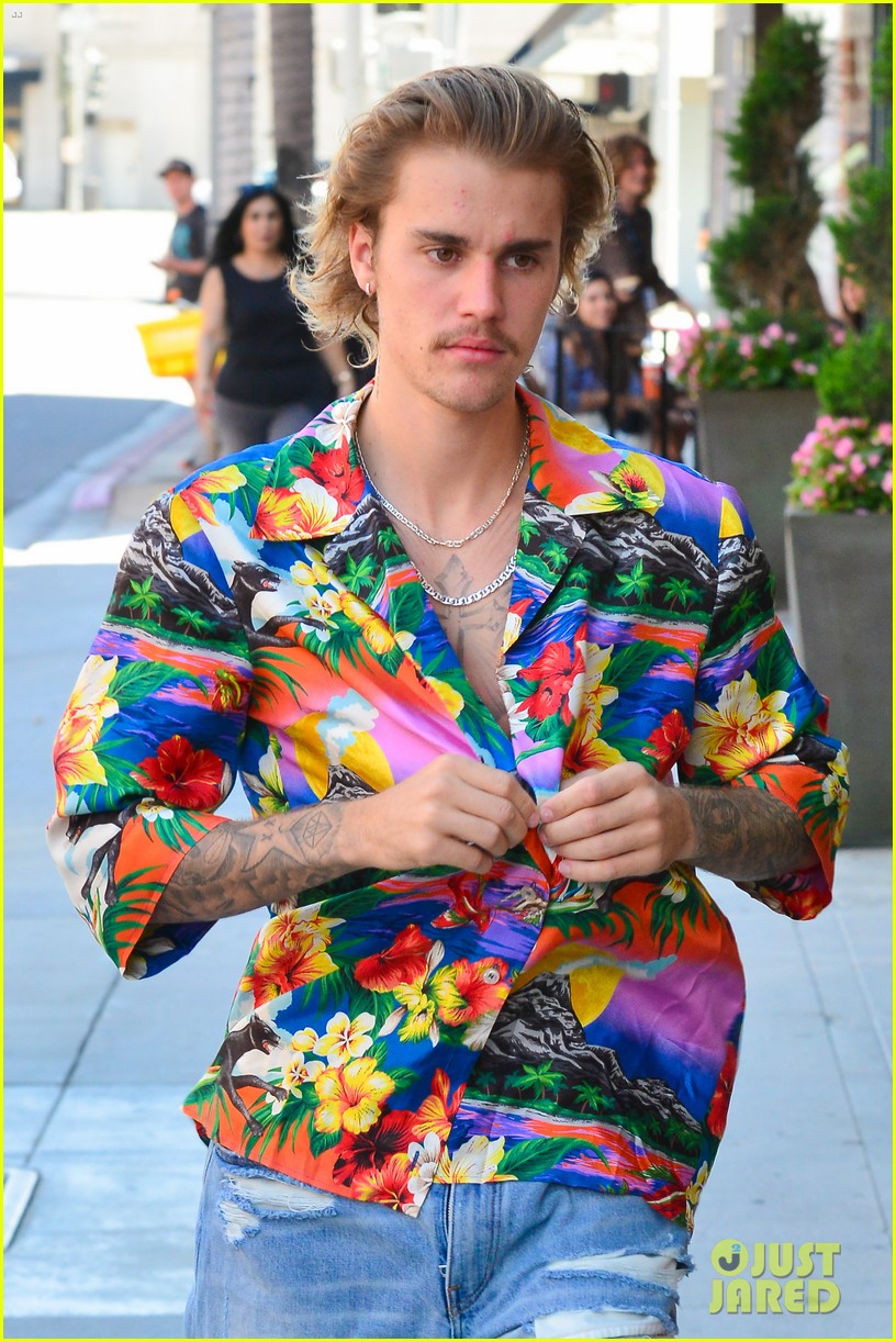 justin bieber hailey baldwin make one colorful couple in beverly hills 13
