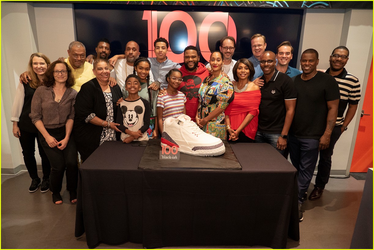 anthony anderson and tracee ellis ross join black ish cast at 100th episode celebration 08