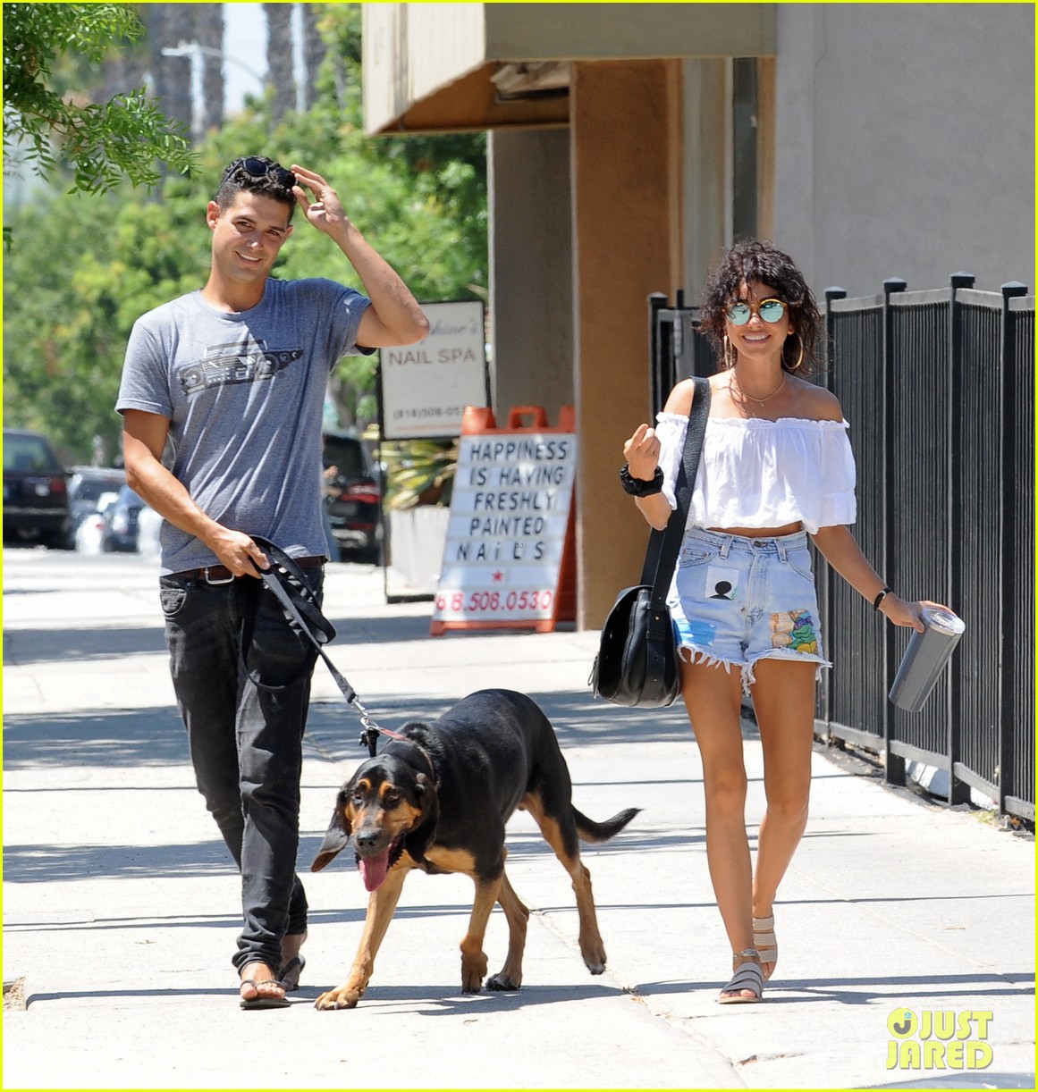 sarah hyland wells adams move in together 17
