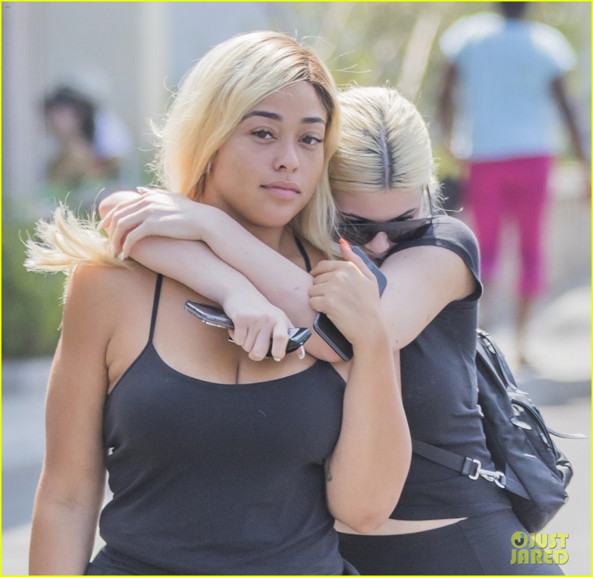 kylie jenner and bff jordyn woods stay attached at the hip while out in la 04