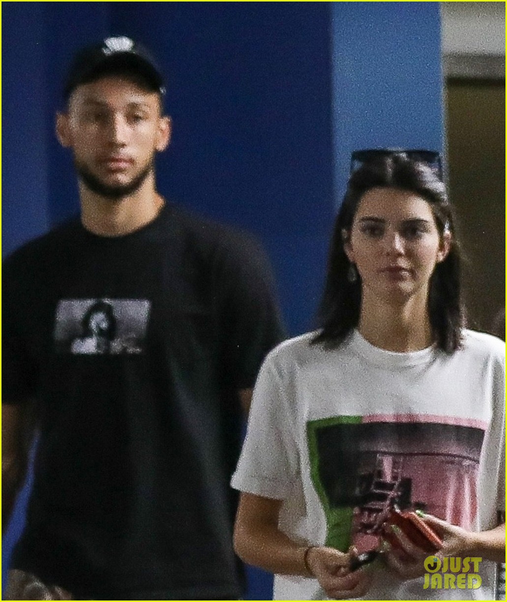 kendall jenner ben simmons stock up on games 04
