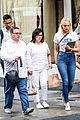 joe jonas sophie turner hang out with his parents in nyc 03