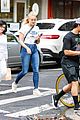 joe jonas sophie turner hang out with his parents in nyc 09