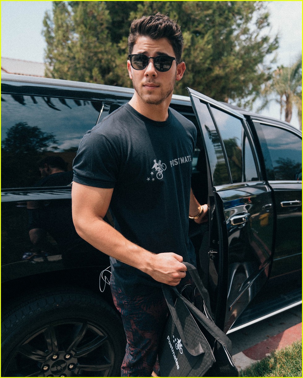 nick jonas celebrates right now with some surprise postmates deliveries 01